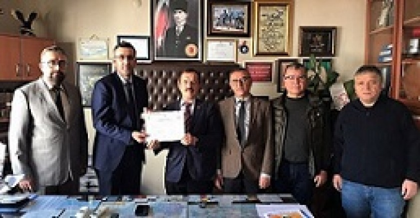 Bilirden, Yılmaz’a  1.Sınıf Tarımsal Örgüt Belgesini taktimi