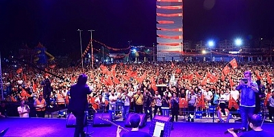 100. YIL KURTULUŞ KONSERLERİ AHMET ŞAFAK İLE BAŞLADI