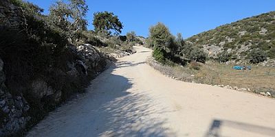 EFES SELÇUK BELEDİYESİ TARIMSAL ARAZİ YOLLARINI YENİLİYOR