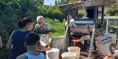 EFES SELÇUK’TA SALÇA ZAMANI