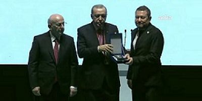 Erdoğan’dan İzmirli İş İnsanı Nazım Torbaoğlu’na Anlamlı Plaket