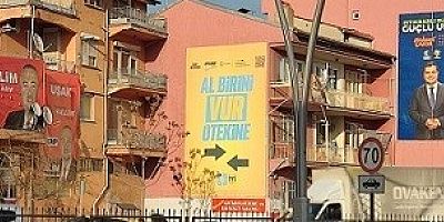 UŞAK'TA, İYİ PARTİ'NİN AFİŞİ AL BİRİNİ VUR OTEKİNE - KAZANACAĞIZ DENİLDİ VE ÇOK BEĞENİLDİ 