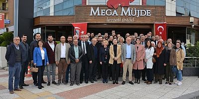 İYİ Parti Uşak Kahvaltıda Buluştu
