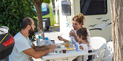 Karavancıların tercihi İnciraltı Karavan Parkı