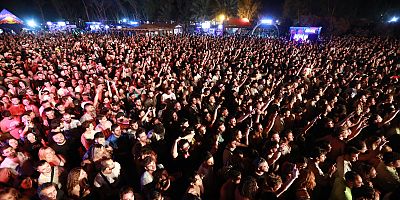 PAMUCAK SAHİLİ’NDE “BİAT DEĞİL İNAT” VAR
