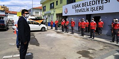 Uşak Belediyesi, sosyal belediyecilik anlayışı gereği ihtiyaç sahibi, yaşlı, engelli vatandaşlara destek olamaya devam ediyor. 