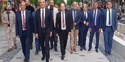 UŞAK'TA SEVGİ SELİ