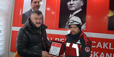 UŞAKLI ALPERENLER DEPREMZEDELERİN HAYIR DUASINI ALDI