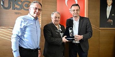 UTSO KATKI VE EMEKLERİNDEN DOLAYI PLAKETLE ÖDÜLLENDİRDİ