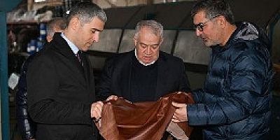 VALİ DR. NACİ AKTAŞ VE BERABERİNDEKİ HEYET'TEN  KARMA DERİ ORGANİZEYE ZİYARET