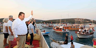 Yüzlerce tekne yat limanı kapasite arttırım projesine hayır demek için Sığacık Körfezi’nde buluştu!