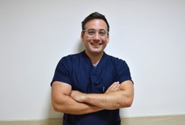 UŞAK A  yeni bir doktor, Göz Hastalıkları Hekimi Ata BAYTAROĞLU