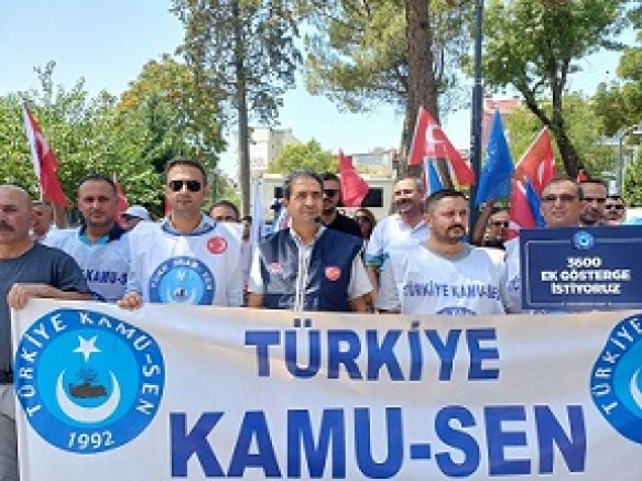 Uşak Kamu-Sen İl Temsilcisi Mehmet ÖZKUK basın açıklaması
