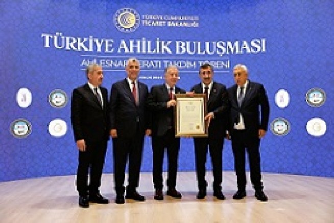 YALÇIN ATA' YA BÜYÜK ONUR